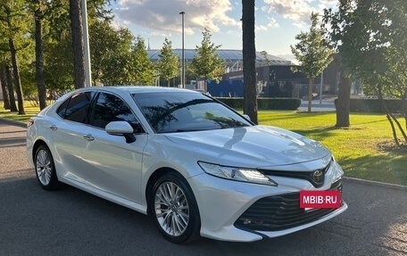 Toyota Camry, 2018 год, 2 650 000 рублей, 3 фотография