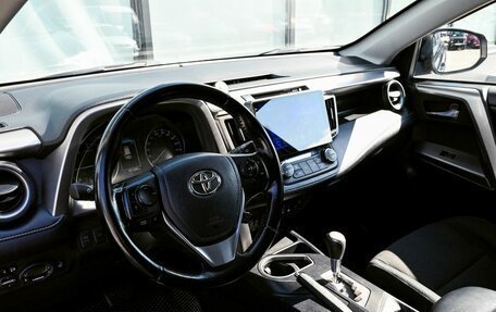 Toyota RAV4, 2017 год, 2 375 000 рублей, 15 фотография