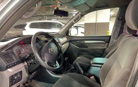 Toyota Land Cruiser Prado 120 рестайлинг, 2007 год, 2 190 000 рублей, 8 фотография