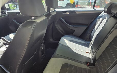 Volkswagen Jetta VI, 2012 год, 950 000 рублей, 6 фотография