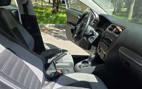 Volkswagen Jetta VI, 2012 год, 950 000 рублей, 7 фотография