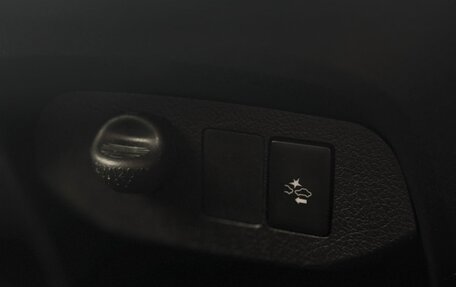 Toyota Vitz, 2019 год, 1 050 000 рублей, 22 фотография