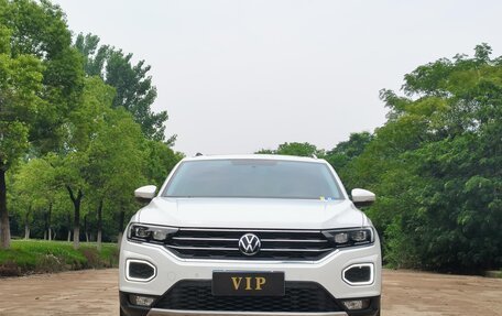 Volkswagen T-Roc I, 2022 год, 1 490 000 рублей, 2 фотография