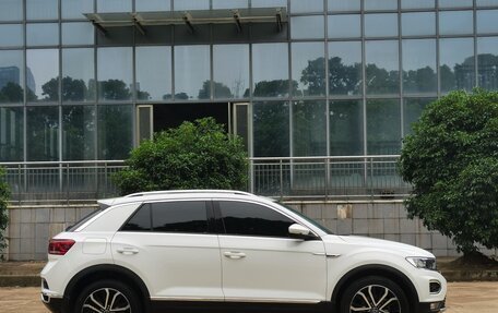 Volkswagen T-Roc I, 2022 год, 1 490 000 рублей, 7 фотография