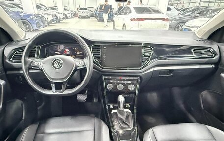 Volkswagen T-Roc I, 2022 год, 1 678 000 рублей, 8 фотография