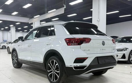 Volkswagen T-Roc I, 2022 год, 1 678 000 рублей, 5 фотография