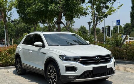 Volkswagen T-Roc I, 2022 год, 1 600 000 рублей, 3 фотография