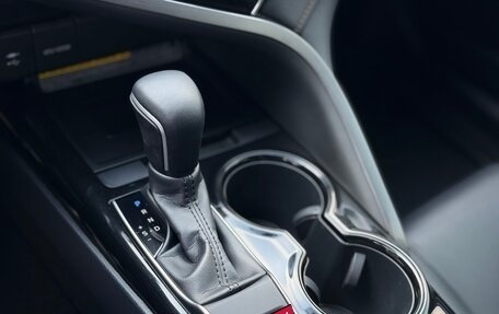 Toyota Camry, 2018 год, 2 495 000 рублей, 13 фотография
