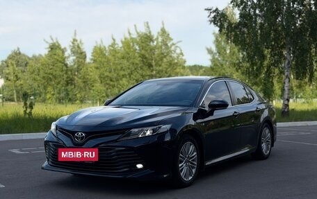 Toyota Camry, 2018 год, 2 495 000 рублей, 3 фотография