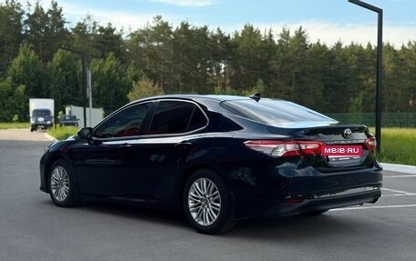Toyota Camry, 2018 год, 2 495 000 рублей, 10 фотография