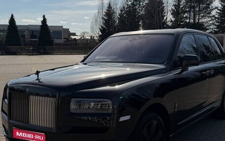 Rolls-Royce Cullinan, 2021 год, 32 800 000 рублей, 1 фотография