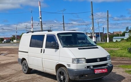 Volkswagen Transporter T4, 2000 год, 735 000 рублей, 1 фотография