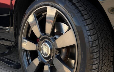 Rolls-Royce Cullinan, 2021 год, 32 800 000 рублей, 13 фотография