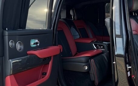 Rolls-Royce Cullinan, 2021 год, 32 800 000 рублей, 23 фотография