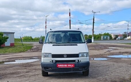 Volkswagen Transporter T4, 2000 год, 735 000 рублей, 2 фотография