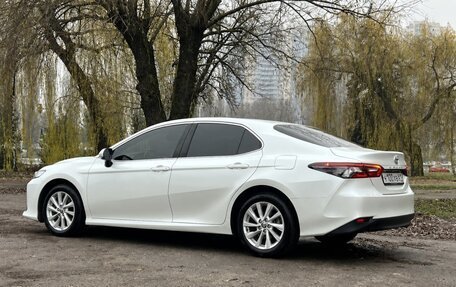 Toyota Camry, 2021 год, 2 700 000 рублей, 5 фотография