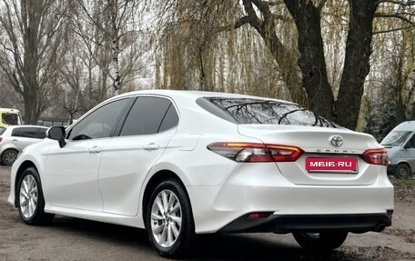 Toyota Camry, 2021 год, 2 700 000 рублей, 6 фотография