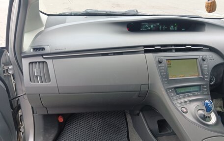 Toyota Prius, 2009 год, 989 000 рублей, 14 фотография