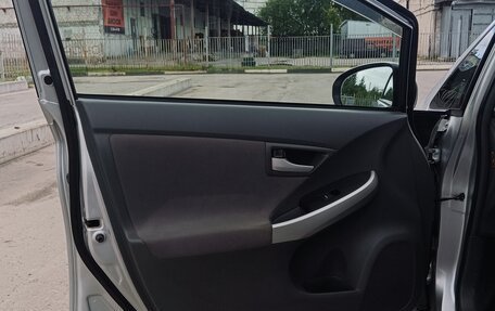 Toyota Prius, 2009 год, 989 000 рублей, 25 фотография