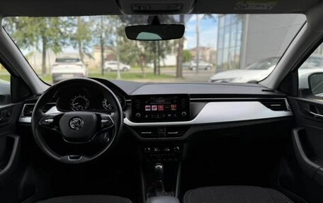 Skoda Rapid II, 2021 год, 1 570 000 рублей, 12 фотография