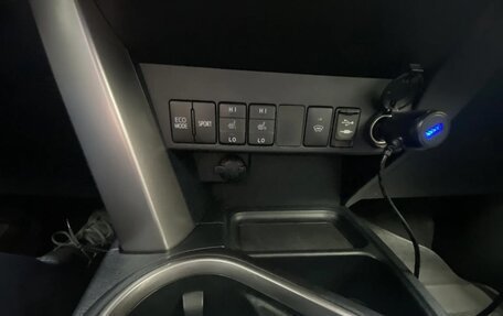 Toyota RAV4, 2016 год, 2 600 000 рублей, 13 фотография