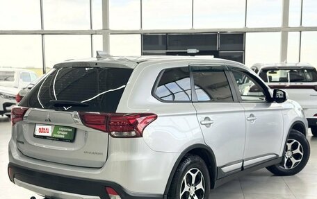 Mitsubishi Outlander III рестайлинг 3, 2018 год, 1 949 000 рублей, 9 фотография