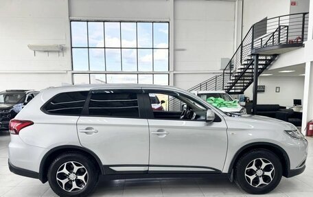 Mitsubishi Outlander III рестайлинг 3, 2018 год, 1 949 000 рублей, 6 фотография