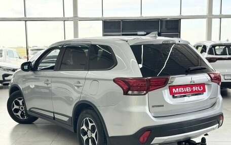Mitsubishi Outlander III рестайлинг 3, 2018 год, 1 949 000 рублей, 7 фотография