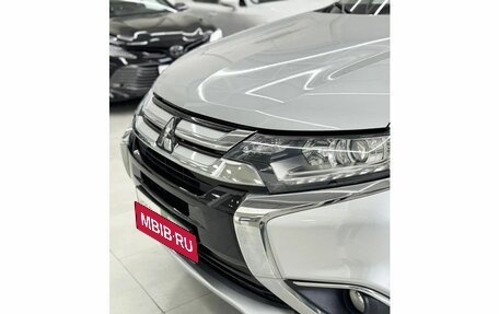 Mitsubishi Outlander III рестайлинг 3, 2018 год, 1 949 000 рублей, 10 фотография