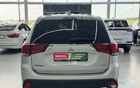Mitsubishi Outlander III рестайлинг 3, 2018 год, 1 949 000 рублей, 8 фотография