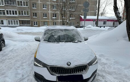Skoda Rapid II, 2021 год, 990 000 рублей, 2 фотография
