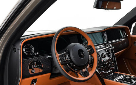 Rolls-Royce Cullinan, 2025 год, 49 700 000 рублей, 11 фотография