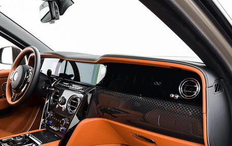Rolls-Royce Cullinan, 2025 год, 49 700 000 рублей, 10 фотография
