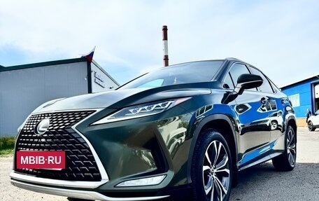 Lexus RX IV рестайлинг, 2019 год, 5 300 000 рублей, 3 фотография