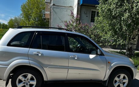 Toyota RAV4, 2002 год, 650 000 рублей, 3 фотография