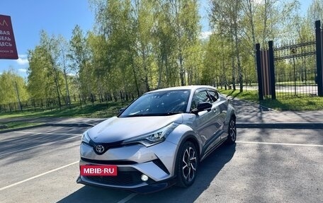 Toyota C-HR I рестайлинг, 2017 год, 1 750 000 рублей, 9 фотография