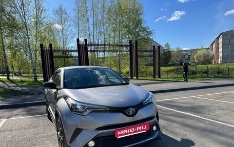 Toyota C-HR I рестайлинг, 2017 год, 1 750 000 рублей, 3 фотография