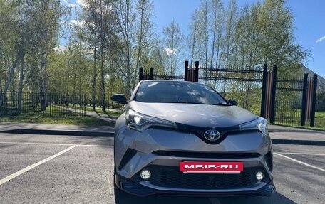 Toyota C-HR I рестайлинг, 2017 год, 1 750 000 рублей, 2 фотография