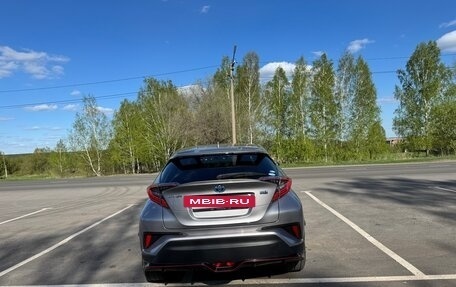 Toyota C-HR I рестайлинг, 2017 год, 1 750 000 рублей, 6 фотография