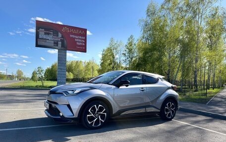 Toyota C-HR I рестайлинг, 2017 год, 1 750 000 рублей, 13 фотография