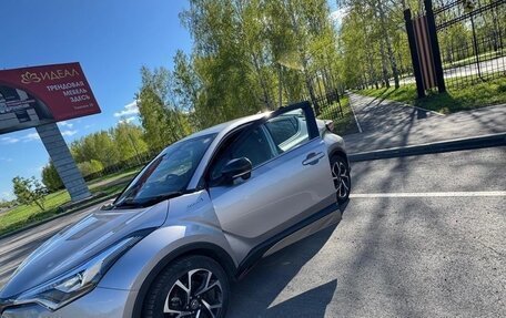Toyota C-HR I рестайлинг, 2017 год, 1 750 000 рублей, 15 фотография