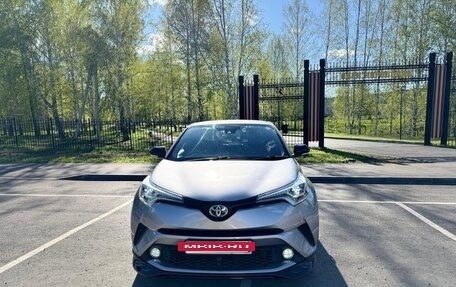 Toyota C-HR I рестайлинг, 2017 год, 1 750 000 рублей, 11 фотография