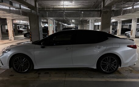 Toyota Camry, 2024 год, 3 950 000 рублей, 4 фотография