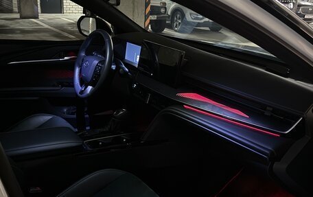Toyota Camry, 2024 год, 3 950 000 рублей, 10 фотография