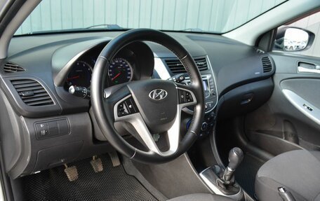 Hyundai Solaris II рестайлинг, 2013 год, 729 999 рублей, 16 фотография
