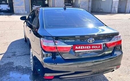 Toyota Camry, 2017 год, 2 650 000 рублей, 2 фотография