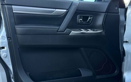Mitsubishi Pajero IV, 2015 год, 2 499 000 рублей, 8 фотография