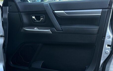 Mitsubishi Pajero IV, 2015 год, 2 499 000 рублей, 21 фотография