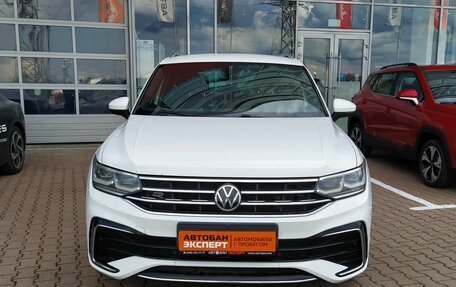 Volkswagen Tiguan II, 2021 год, 3 600 000 рублей, 2 фотография