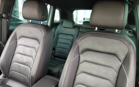 Volkswagen Tiguan II, 2021 год, 3 600 000 рублей, 24 фотография